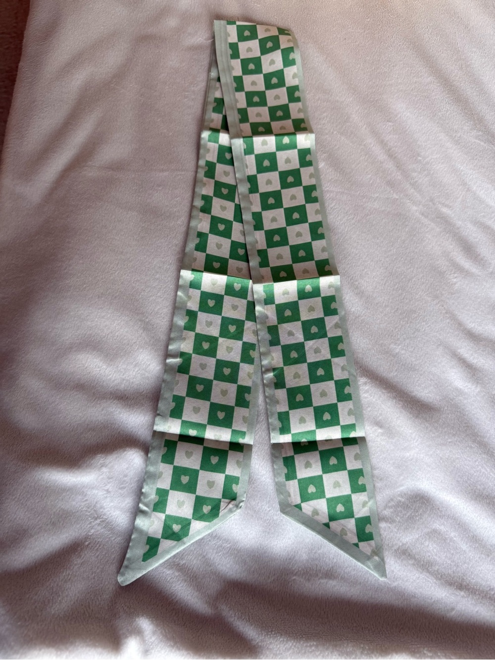 Green & White Checker Hearts Skinny Scarf- NWOT - Picture 2 of 3